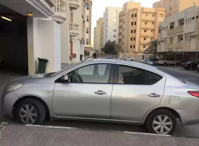 مستعملة Nissan Sunny للبيع في الدوحة #5187 - 1  صورة 
